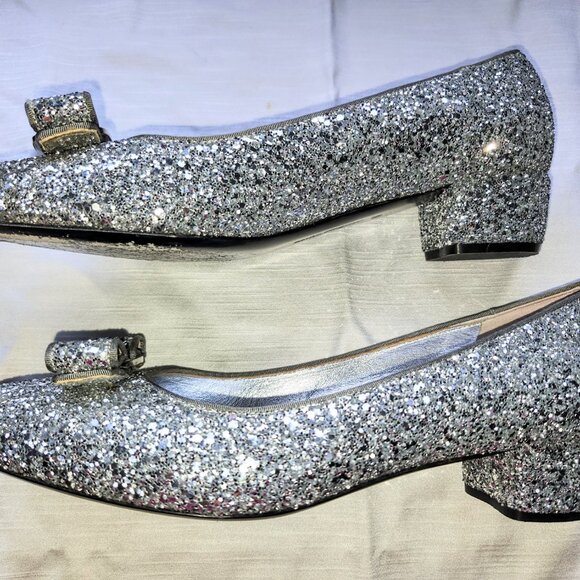 Elegant Vara Bow Ferragamo Glitter Pumps for Any Occassion! - Picture 3 of 4